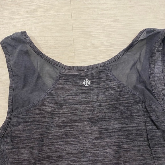 Lululemon Size 10 fitted tank top - Picture 2 of 4